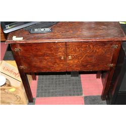 SMALL RECORD CABINET