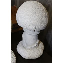 MUSHROOM OUTDOOR STONE ORNAMENT