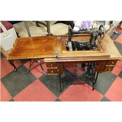 NEW WILLIAMS VINTAGE SEWING MACHINE