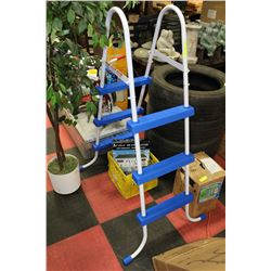 IN & OUT POOL LADDER