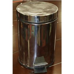 4 SMALL ST STEEL GARBAGE CANS