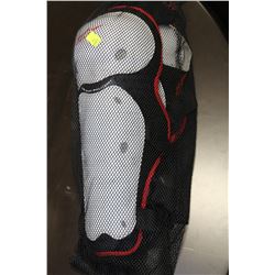 PAIR OF A-LINE KNEE GUARDS