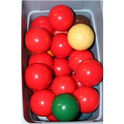 SET OF SNOOKER BALLS