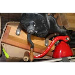 TRAY OF ASSORTED ANTIQUE ITEMS