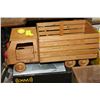 Image 1 : HAND MADE WOODEN FRUIT TRUCK