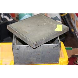 ANTIQUE COLLECTIBLE W.C & S METAL COOKIE CAN