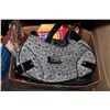 Image 1 : BOX OF PURSES & CARRY BAGS