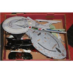 FLAT W/ COLLECTIBLE STAR TREK SPACESHIPS
