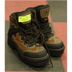 NEW B.U.M INSOLANT THINSULATE ULTRA HIKING BOOTS