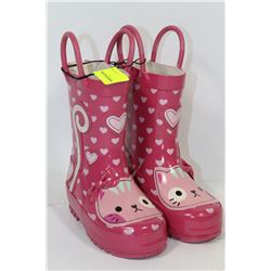 PAIR OF CHILDREN'S RAIN BOOTS AS THEY COME