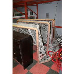 LARGE HOCKEY NET SOLD TIMES 2 OR 4