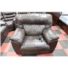 Image 1 : BROWN LEATHER LARGE RECLINING 50" SOFA CHAIR