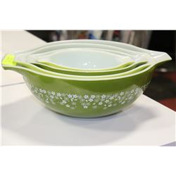 VINTAGE GREEN PYREX BOWL SET