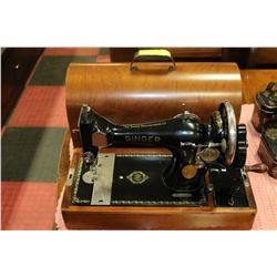 ANTIQUE HAND-CRANK SINGER SEWING MACHINE IN CASE