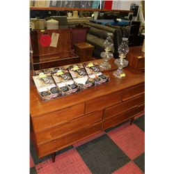 5ft 7 DRAWER WALNUT DRESSER W/ MIRROR