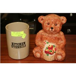 CROCK AND BEAR COOKIE JAR