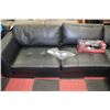 Image 3 : BLACK LEATHETTE 118" X  69" L SHAPED SECTIONAL