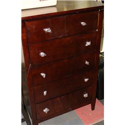 6 DRAWER 67" DRESSER (BROKEN DRAWER)