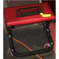 SMALL WORKSHOP BENCH