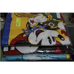 3 DISNEY TOWELS