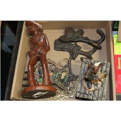 BOX OF WESTERN DECOR