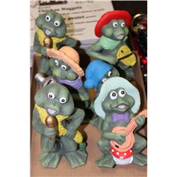 TRAY OF ASSORTED FROG ORNAMENTS