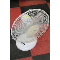 OSCILLATING TABLE FAN