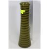 Image 1 : TALL GREEN STRIPED ART GLASS VASE