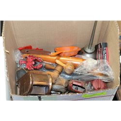 BOX OF ASSORTED VINTAGE & ANTIQUE ODDITIES