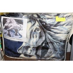 QUEEN SIZE PLUSH TOP BLANKET - HORSE