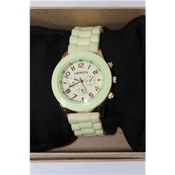 GENEVA WATCH WITH LIGHT GREEN FACE