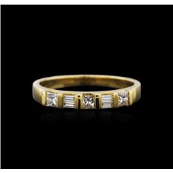 18KT Yellow Gold 0.40ctw Diamond Ring