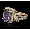 Image 2 : 14KT Yellow Gold 3.32ct Tanzanite and Diamond Ring