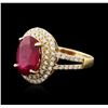 Image 2 : 14KT Yellow Gold 4.25ct Ruby and Diamond Ring