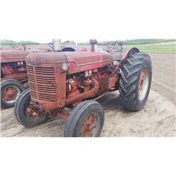 IHC Tractor WD9 (non runner)