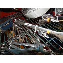 BUNDLE OF WRENCHES