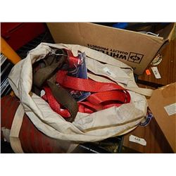 BAG OF RATCHET TIE DOWNS