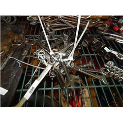 BUNDLE OF WRENCHES