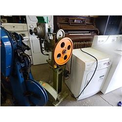 CLOTHING RIVITOR - INDUSTRIAL EQUIPMENT