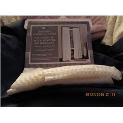 ORGANZA WINDOW PANEL