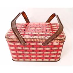 VINTAGE DIXIE QUEEN PLUG CUT TOBACCO ADVERTISING TIN