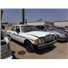 Image 3 : 81 MERCEDES BENZ 270DL - T - RUN