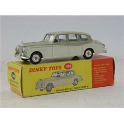 A BOXED DINKY TOYS ROLLS-ROYCE PAANTOM V, No.198  30-40...