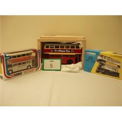 Sixteen boxed diecast Corgi model buses…