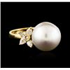 Image 2 : 18KT Yellow Gold Pearl and Diamond Ring