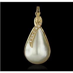 14KT Yellow Gold 0.14ctw Pearl and Diamond Pendant