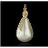 Image 1 : 14KT Yellow Gold 0.14ctw Pearl and Diamond Pendant