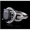 Image 2 : 14KT White Gold 5.75ct Sapphire and Diamond Ring