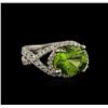 Image 2 : 3.00ct Peridot and Diamond Ring - 18KT White Gold