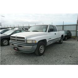 98 Dodge Ram Pickup 1500 2 Dr  Extended Cab LB - LS - DRIVE MC